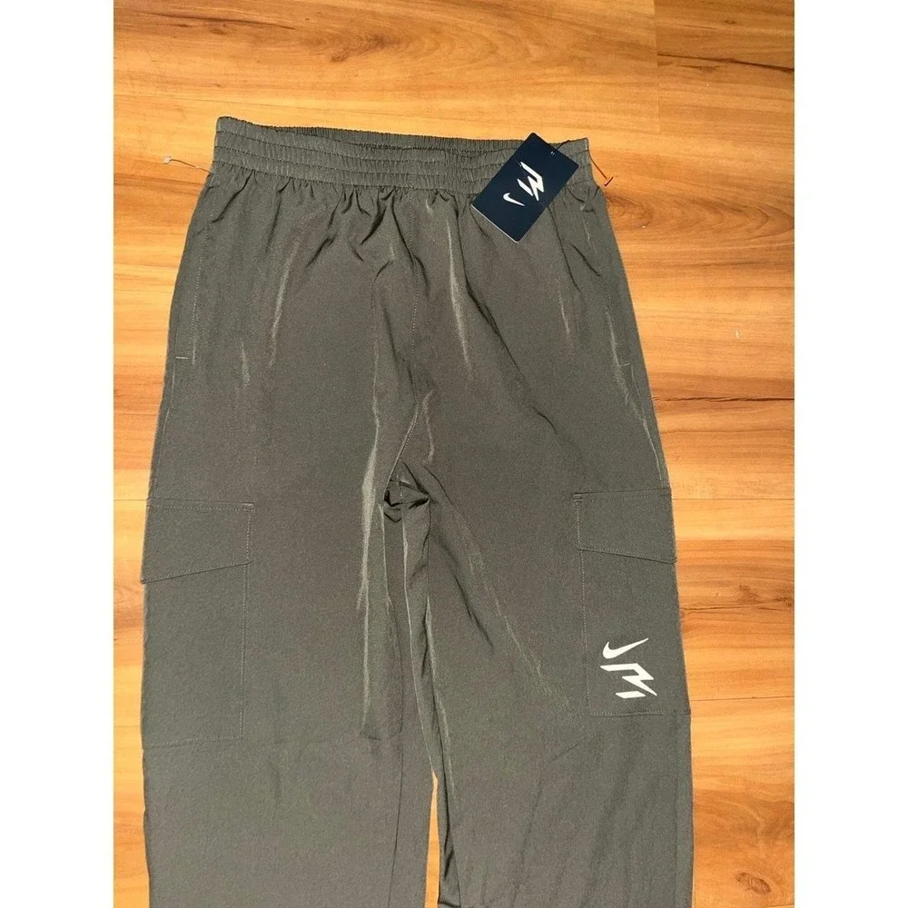 Boys NWT Nike 3 Brand Cargo Lightweight Jogger Pants